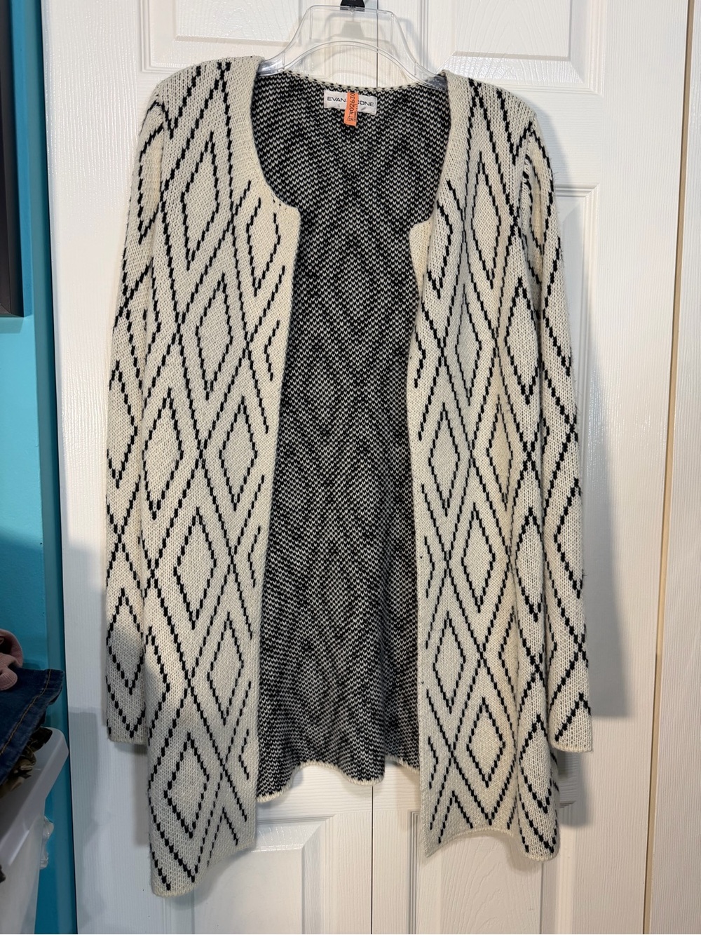 Evan Picone Cream and Black Diamond Open-Front Cardigan
